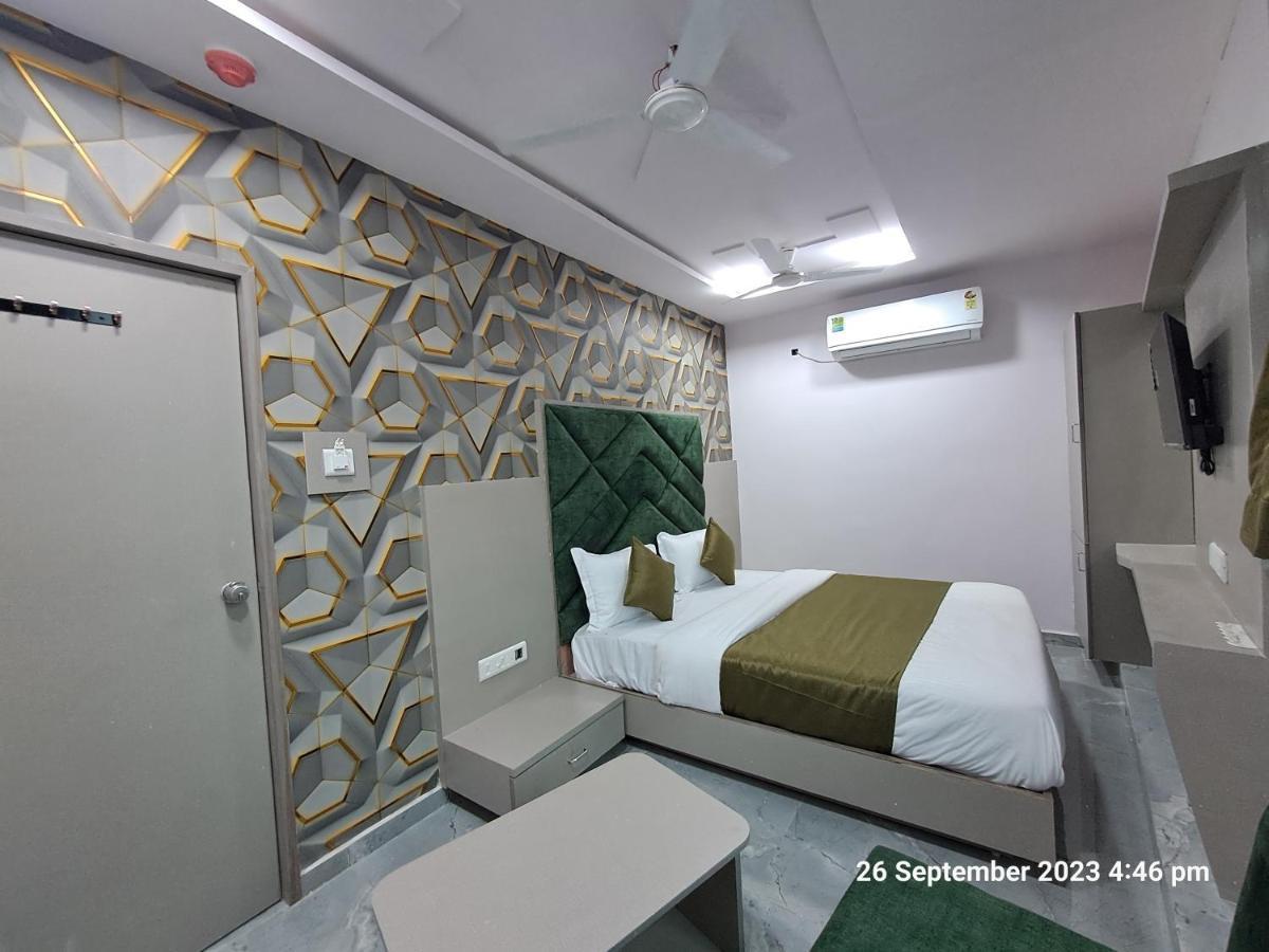 Hotel Kingdom Гандинагар Екстериор снимка